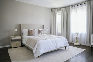 7 habitaciones, tabla de planchar con plancha, cuna de viaje y wifi 