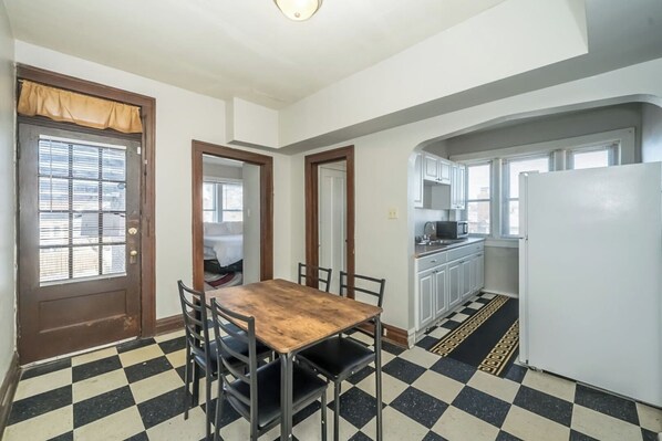 Dining - Private Gym • 2BR • Modern Condo Downtown (St. Louis)