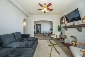 TV - Private Gym • 2BR • Modern Condo Downtown (St. Louis)