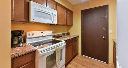 Mins from O'Hare • Safe Location • Private Parking