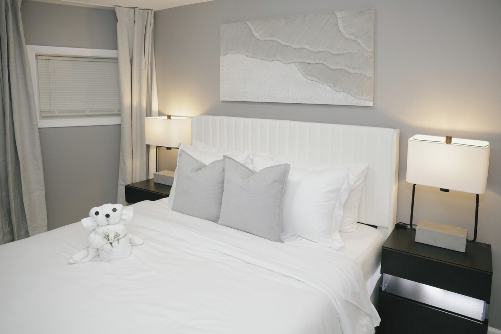 2 slaapkamers, een strijkplank/strijkijzer, reisbedje, wifi