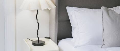 8 Schlafzimmer, Bügeleisen/Bügelbrett, Reisekinderbett, WLAN