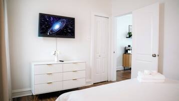 8 habitaciones, tabla de planchar con plancha, cuna de viaje y wifi