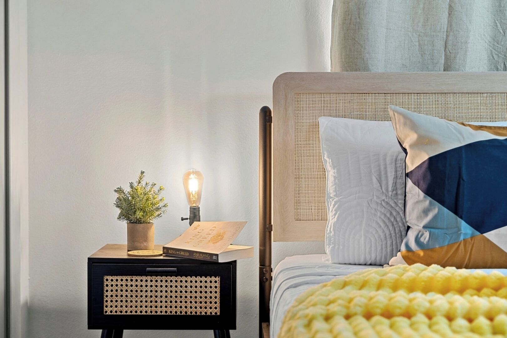 5 habitaciones, tabla de planchar con plancha, cuna de viaje y wifi 