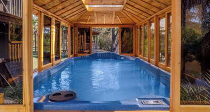 Sleeps 40! 13BR•Heated Pool•Waterfront Resort•Spa