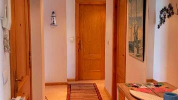 Basic Apartment | Living area