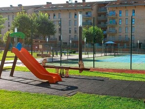 Área de juegos infantiles al aire libre