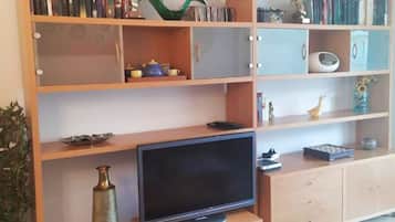 基础公寓 | 起居区