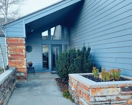 Cozy, Warm Mtn Home mins to Sundance & Deer Creek!