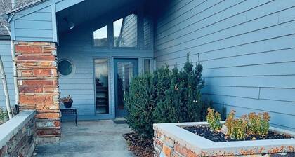 Cozy, Warm Mtn Home mins to Sundance & Deer Creek!