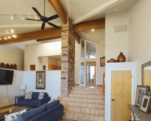 Cozy, Warm Mtn Home mins to Sundance & Deer Creek!