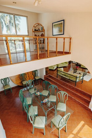 Familienhaus, Veranda, Gartenblick | Wohnbereich