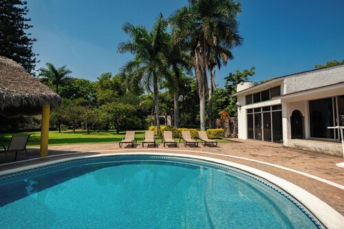 Casa Amplia con Alberca  Yautepec 4 rec.