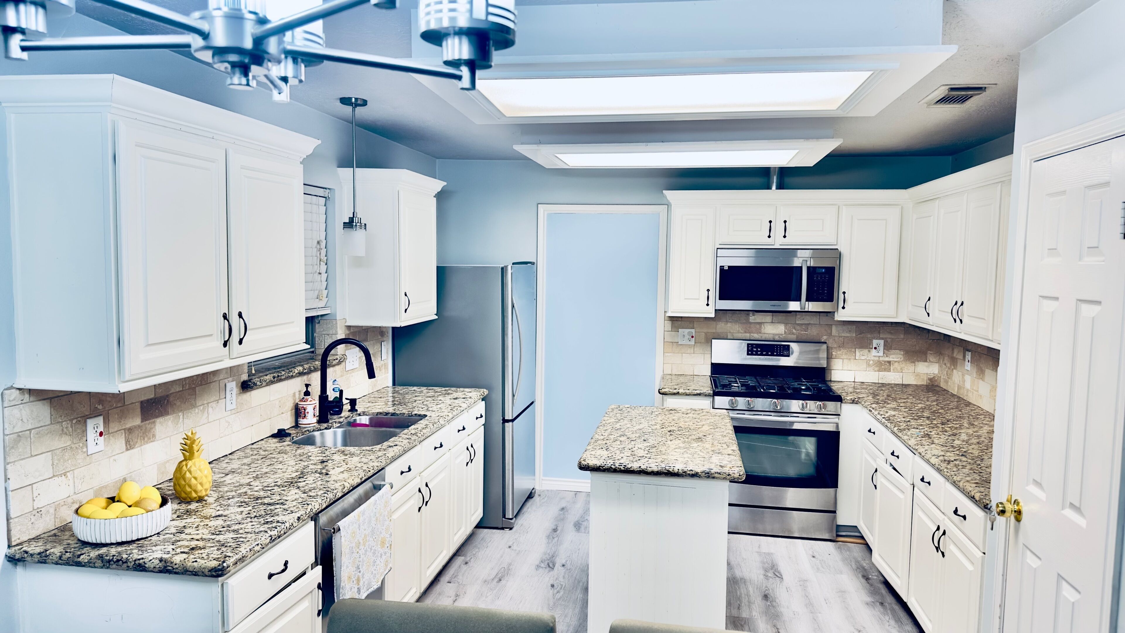 微波炉、烤箱、炉灶、洗碗机