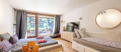 1 dormitorio, cuna de viaje, wifi y ropa de cama