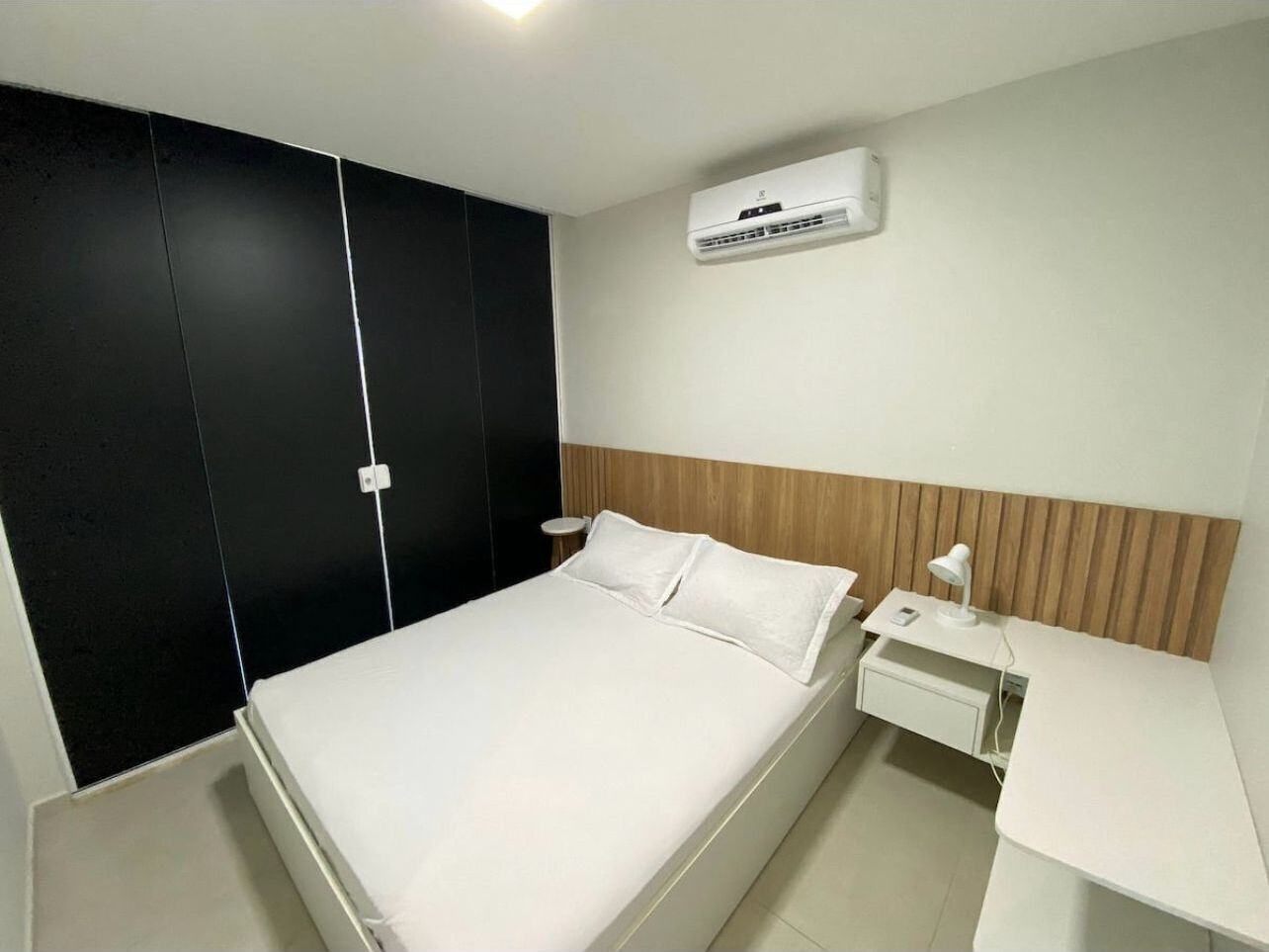 7 quartos, ferros/tábuas de passar roupa, Wi-Fi, roupa de cama