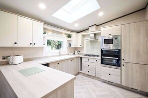 House - Host Stay Sunbird Lodge (York)