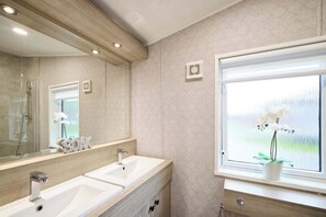 House | 2 bedrooms, Internet - Host Stay Sunbird Lodge (York)