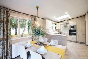 House - Host Stay Sunbird Lodge (York)