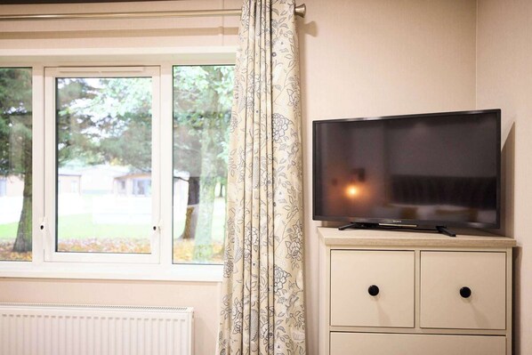 2 عدّة غرف نوم وخدمة الإنترنت