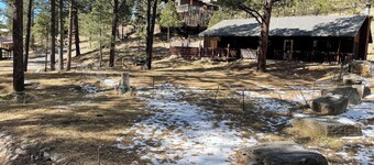 Ruidoso Cabin • FP-Hottub • Sleeps 10-wild horses, elk views! Pets ok