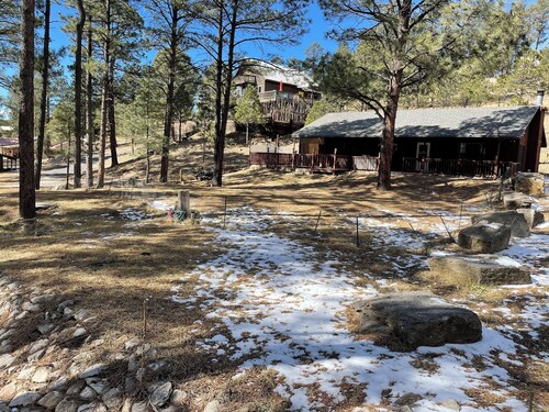 Ruidoso Cabin • FP-Hottub • Sleeps 10-wild horses, elk views! Pets ok