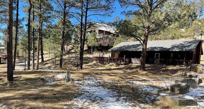 Ruidoso Cabin • FP-Hottub • Sleeps 10-wild horses, elk views! Pets ok