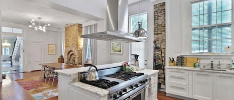 Lave-vaisselle, cafetière/bouilloire