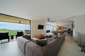 TV, ping pong - Villa Zest 6 bedroom Villa • Rooftop Infinity Pool & Ocean Views (Quepos)