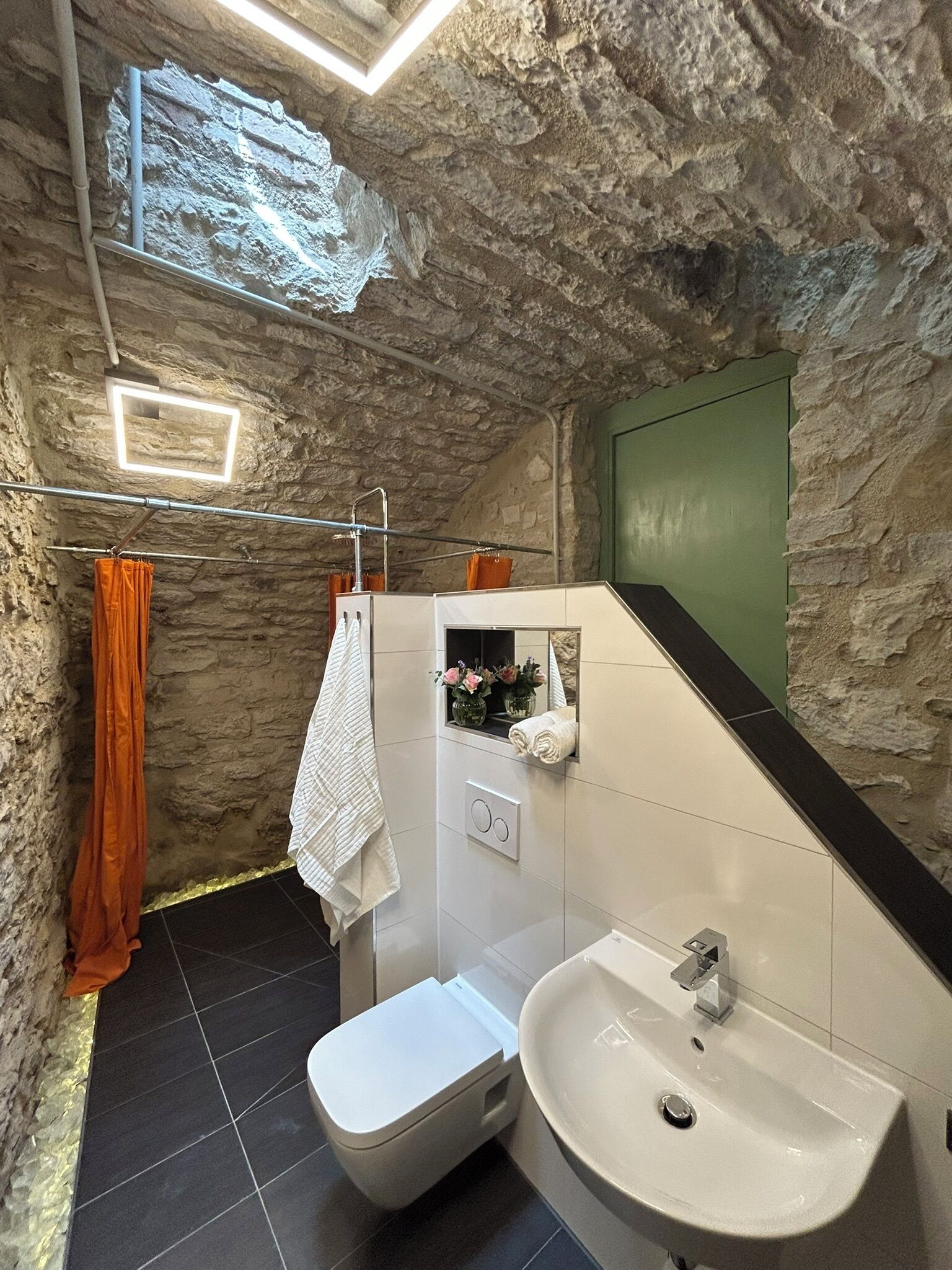 Handtücher, Seife, Toilettenpapier