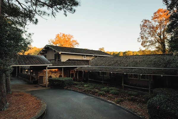 Pine Needles Lodge & Golf Club - Pinehurst, NC