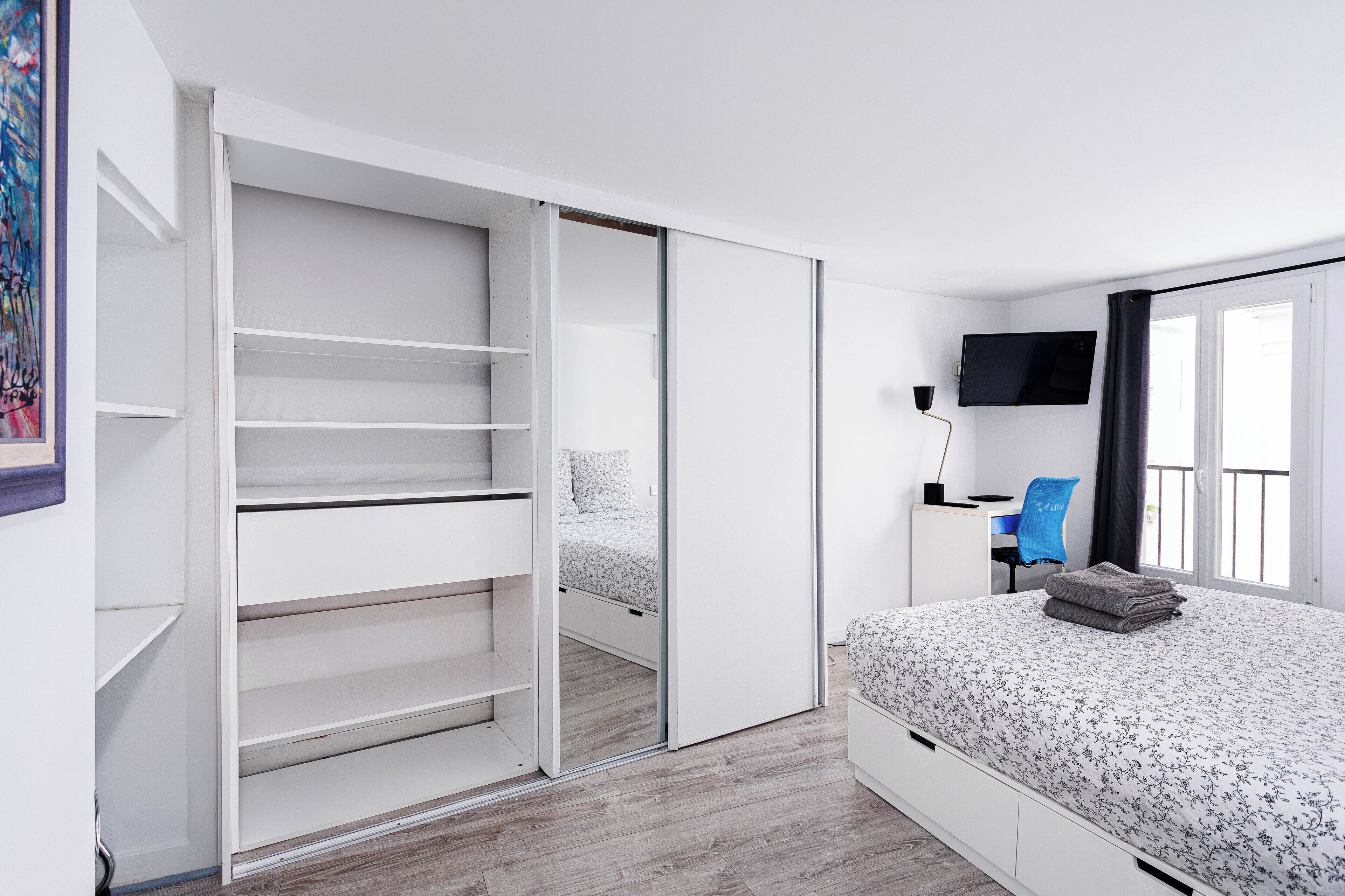 1 slaapkamer, een strijkplank/strijkijzer, wifi, beddengoed