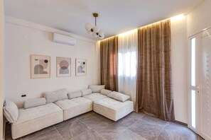 Smart TV, ping pong - Villa Suntouch by Villa Plus (Malia)