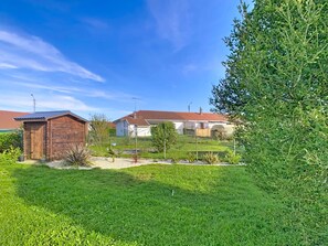 المنطقة المحيطة بالمنشأة