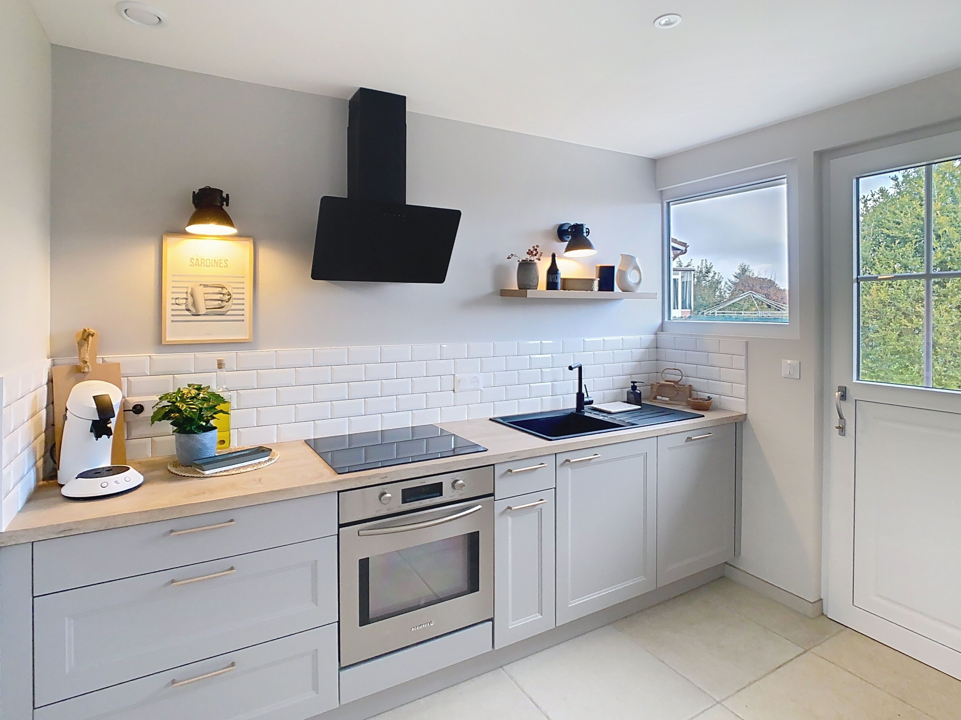 Micro-ondes, four, plaque de cuisson, lave-vaisselle