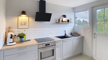 Microwave, oven, stovetop, dishwasher