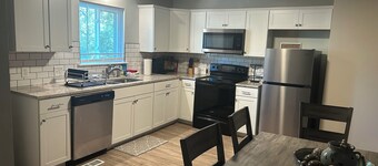 Quiet, Humble, 3-bedroom house in the middle of the city in Huntsville.