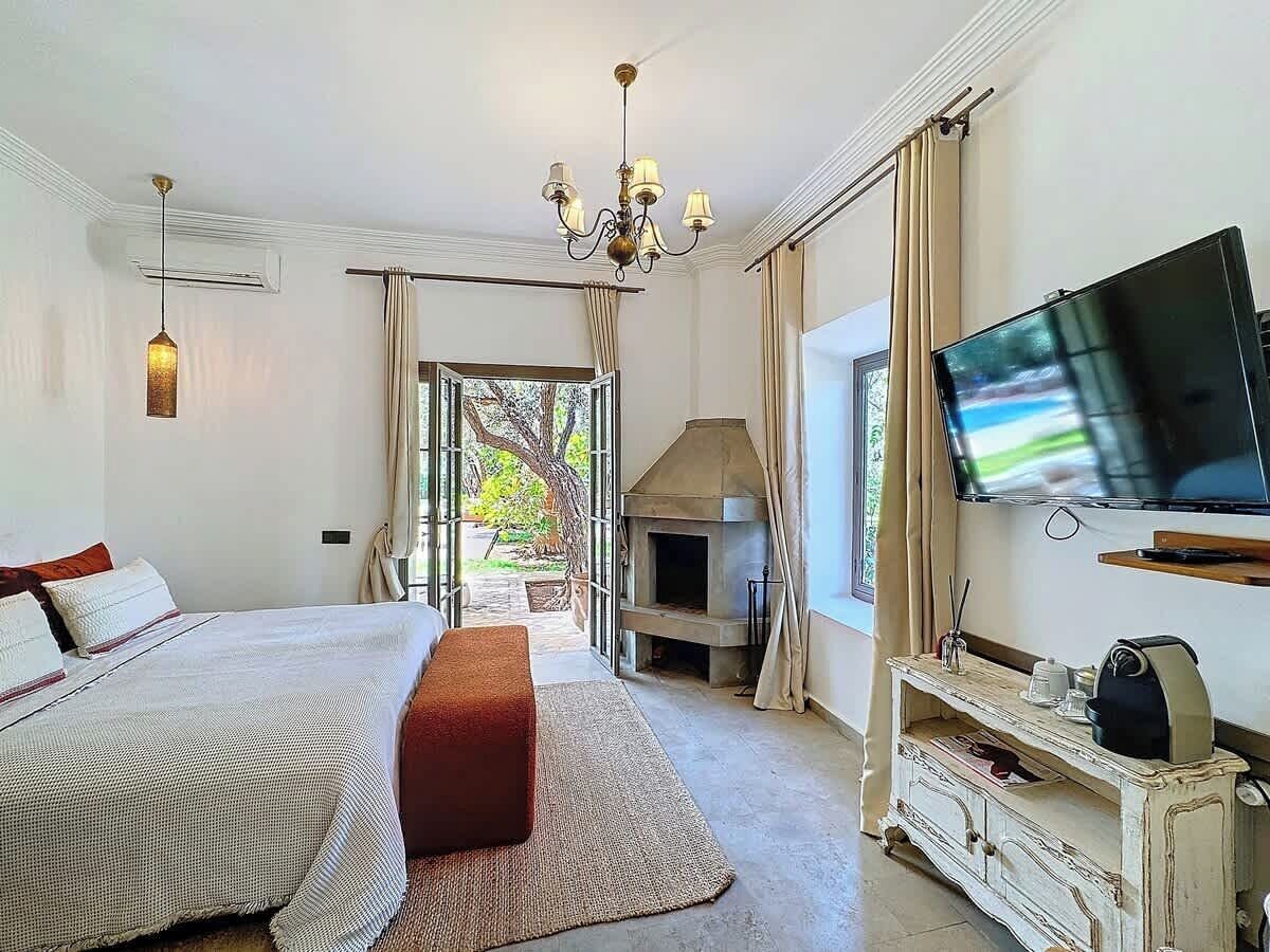 Villa, Smoking | 5 bedrooms, Internet