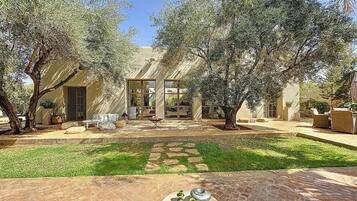 Villa, Smoking | 5 bedrooms, Internet