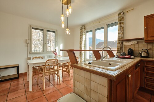 Appart Grenoblois City & Nature – Mountain View, Balcony, Wi-Fi