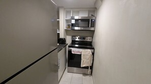 Private kitchen - Cozy Basement (Richmond Hill)