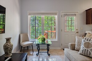 Living area - Guest house - Stunning retreat -Surrounded by forest - Alpharetta (Alpharetta)