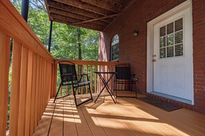 Terrace/patio - Guest house - Stunning retreat -Surrounded by forest - Alpharetta (Alpharetta)