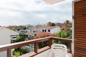 Property grounds - Holiday Apartment 'Estudio con Piscina Centro' with Shared Pool, Private Terrace & Wi-Fi (Santa Cruz de Tenerife)
