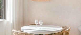 Holiday Apartment 'Estudio con Piscina Centro' with Shared Pool, Private Terrace & Wi-Fi