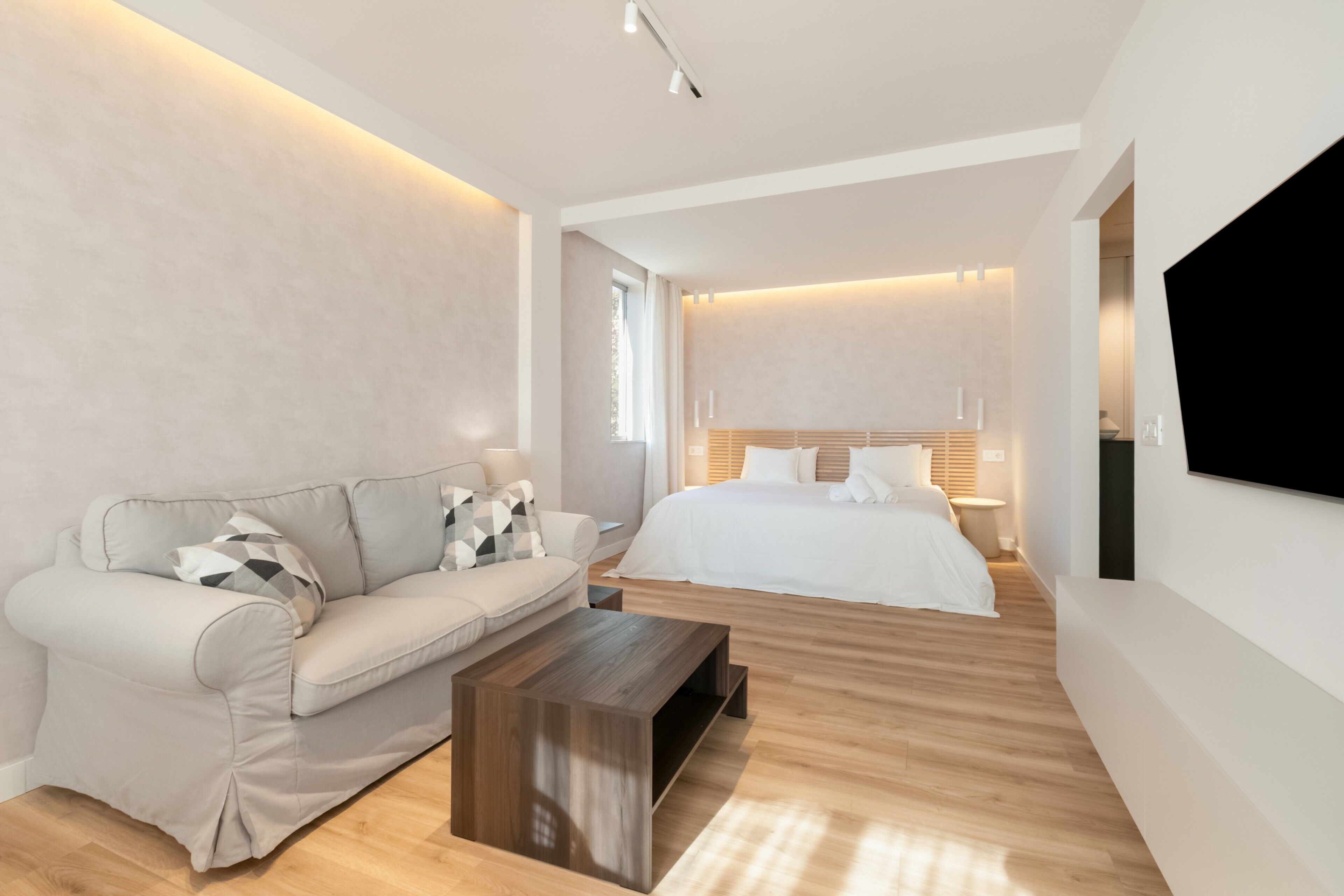 1 habitación, tabla de planchar con plancha, wifi y ropa de cama 