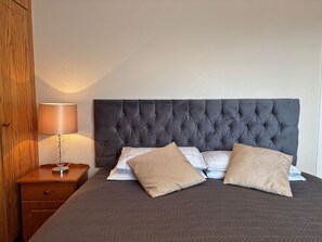 3 soverom, strykejern/-brett, wi-fi og sengetøy