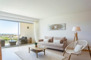 Apartment, 1 Bedroom, Balcony, Garden View | Living room - Snazzy Varandas do Castelo One Bedroom Apartment With Sea View Sleeps 2persons (Albufeira)