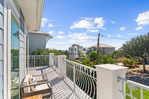 Property grounds - Very Close to Beach - LSV, Bikes, & Private Pool (Santa Rosa Beach)