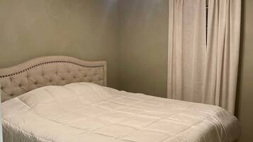 3 bedrooms, WiFi (free), bed sheets